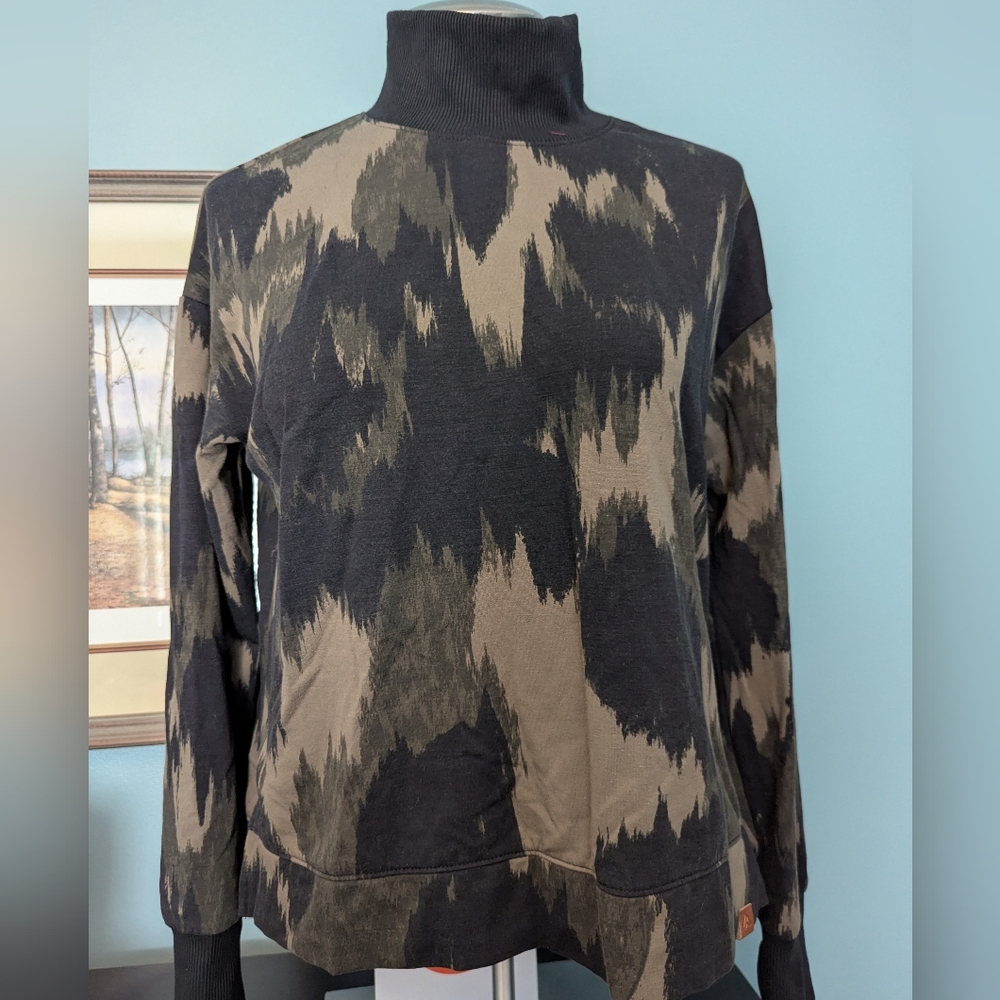 Alpine Design Camo Design Knit Top, Size Medium